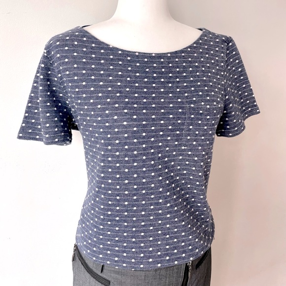 Cute Hilfiger tee - Picture 1 of 6